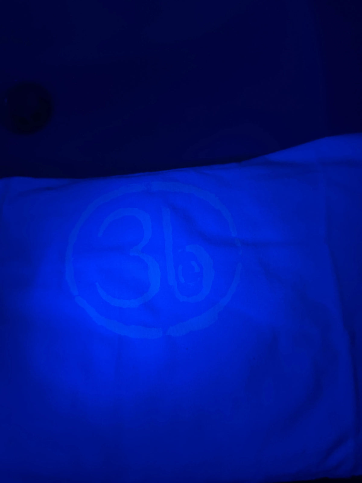 Hand Screen glow in the dark Circle Logo shirt